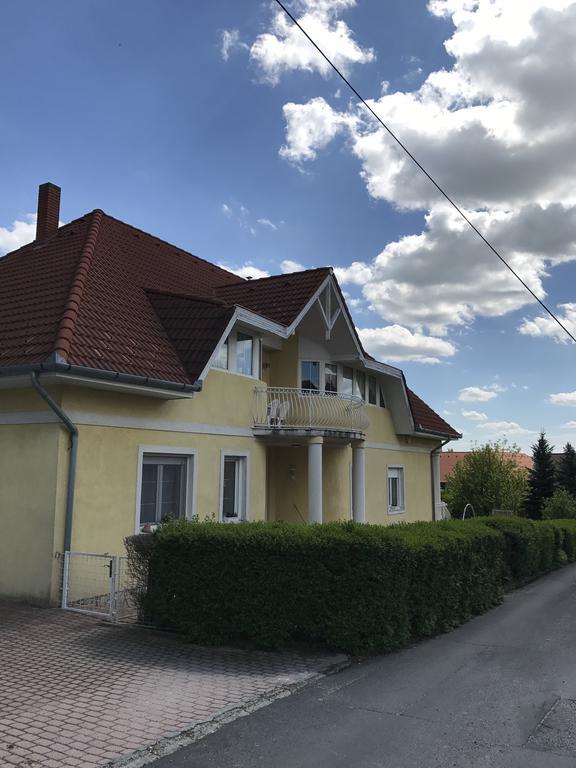 Esther Apartman Gyenesdiás Eksteriør billede